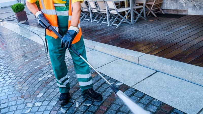 7 Industrial Pressure Washing Safety Tips