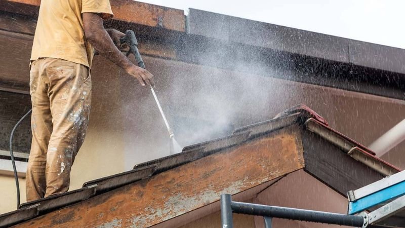 7 Pressure Washing Mistakes When You DIY