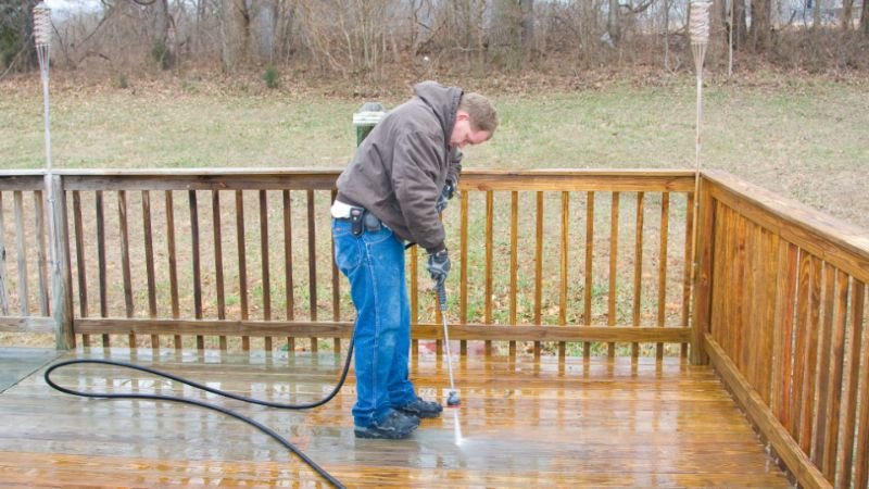 How To Pressure Wash Vinyl Siding?